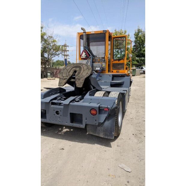 2011 Terberg YT182-48127449