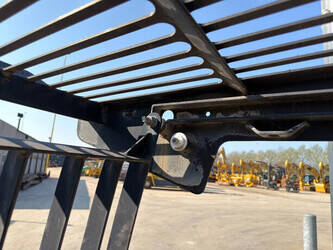 2014-caterpillar-320f-1467442-48128271