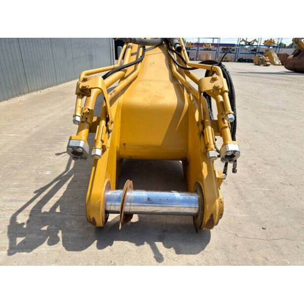 2026 كاتربيلر 329D-48128583
