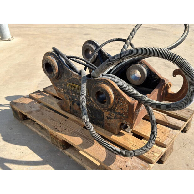 2017 OilQuick OQ65-48128906