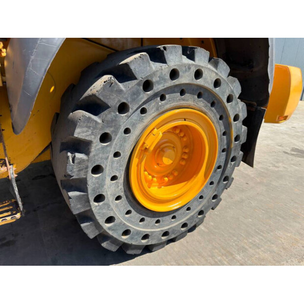 2015 فولفو L110H-48129433