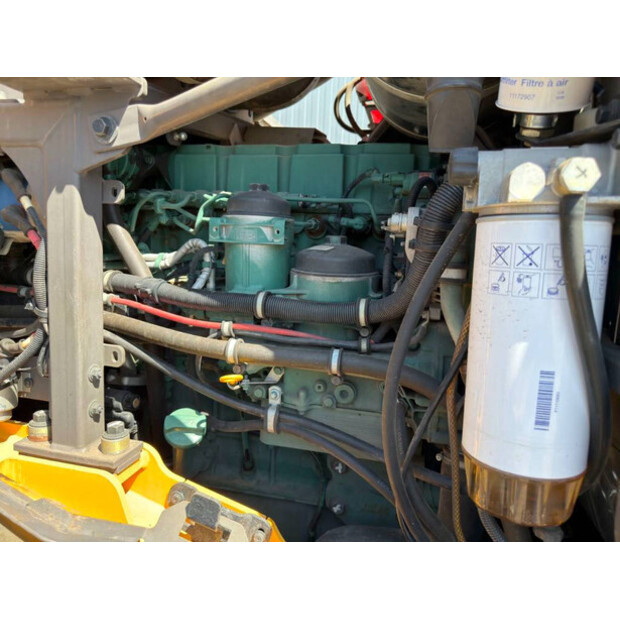 2015 فولفو L110H-48129438
