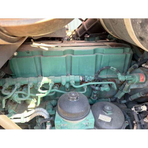 2015 فولفو L110H-48129439