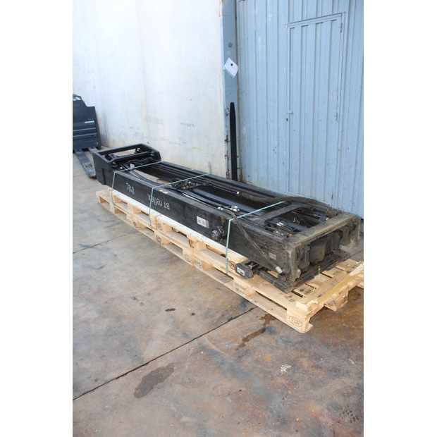 2020 بي تي RRE 160 H-48136158