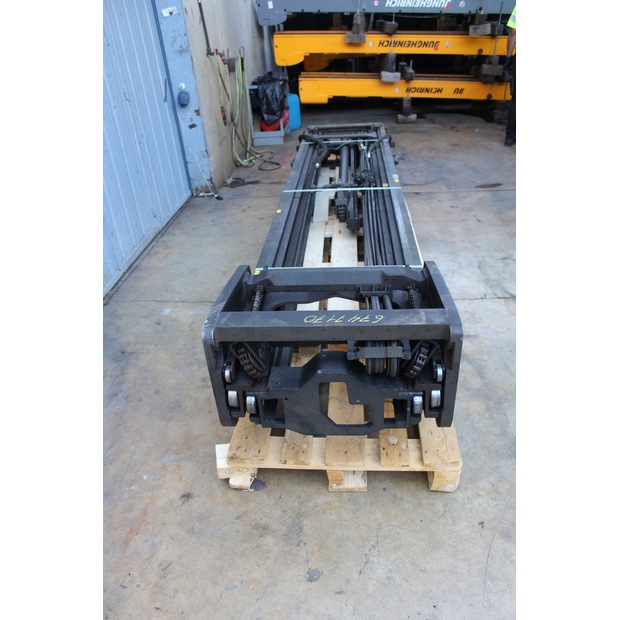 2020 بي تي RRE 160 H-48136160