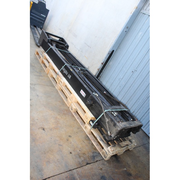 2018 بي تي RRE 160 H-48136268
