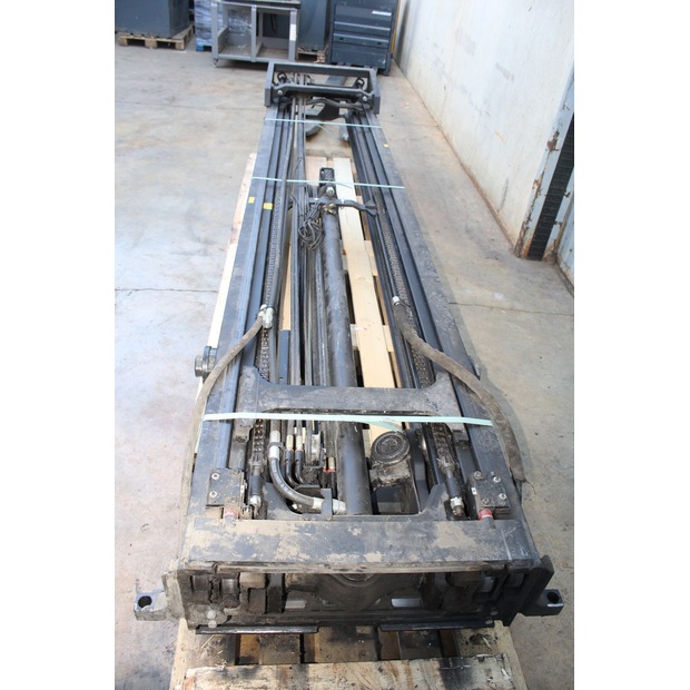 2018 بي تي RRE 160 H-48136269