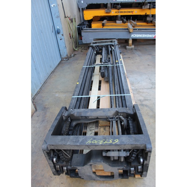 2018 بي تي RRE 160 H-48136270