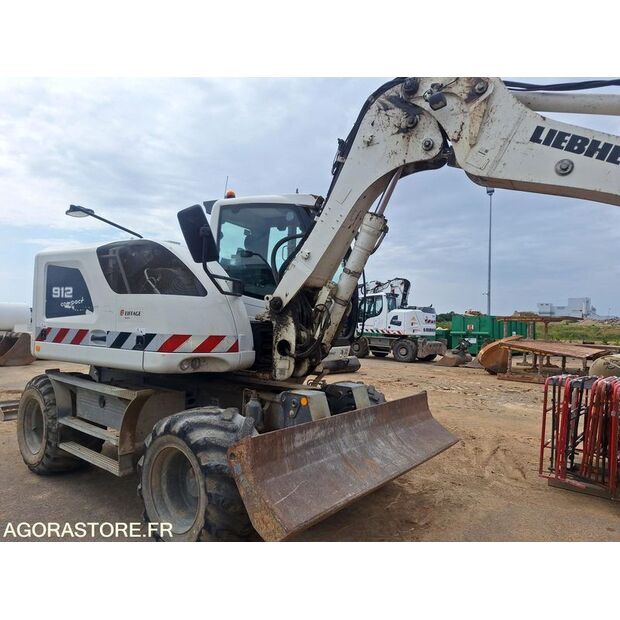 2016 Liebherr A912-48140134
