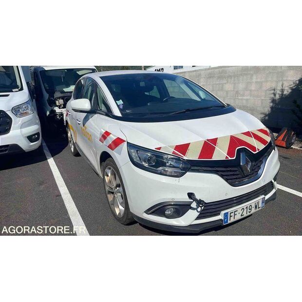 2019 رينو Megane-48140517
