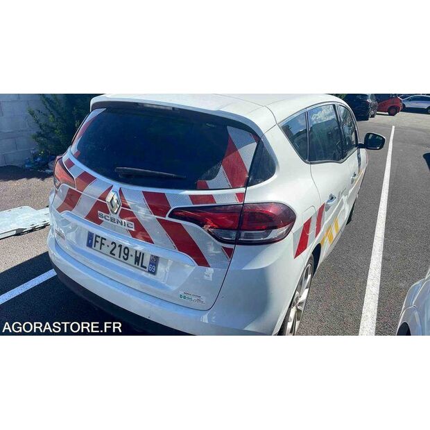 2019 رينو Megane-48140518