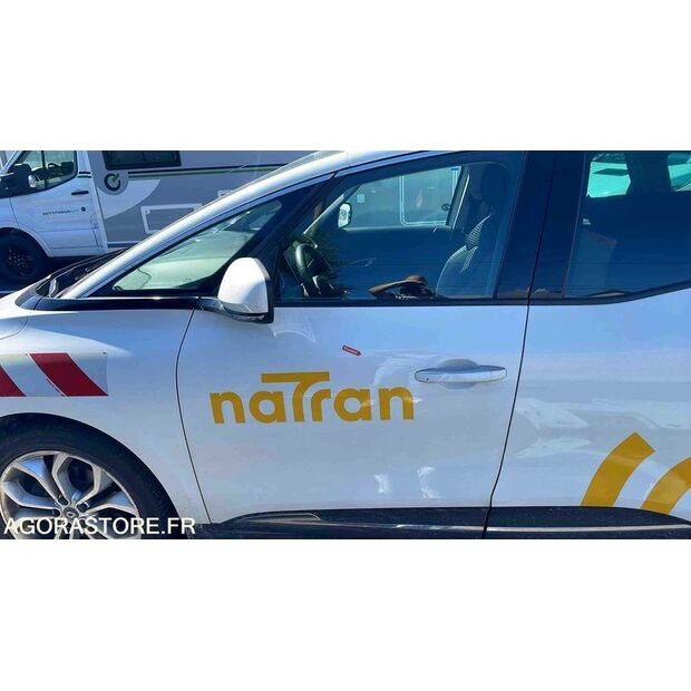 2019 رينو Megane-48140524