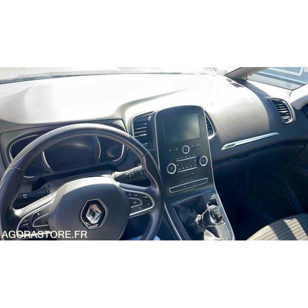 2019 رينو Megane-48140527