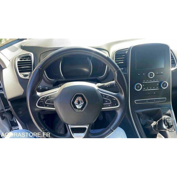 2019 رينو Megane-48140528