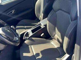 2019-renault-megane-1467618-48140539