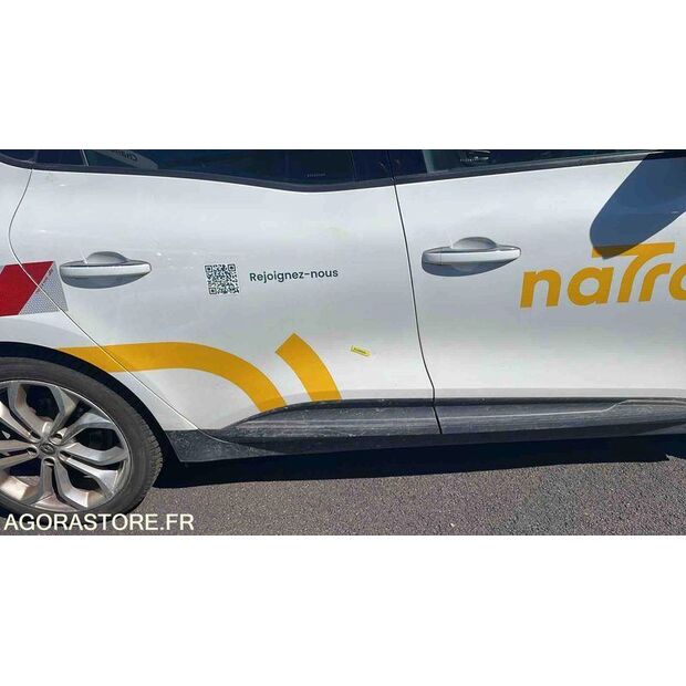 2019 رينو Megane-48140542