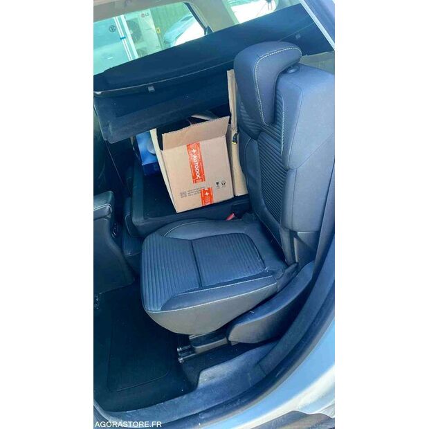 2019 رينو Megane-48140547