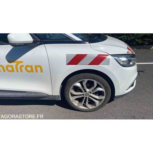 2019 رينو Megane-48140559