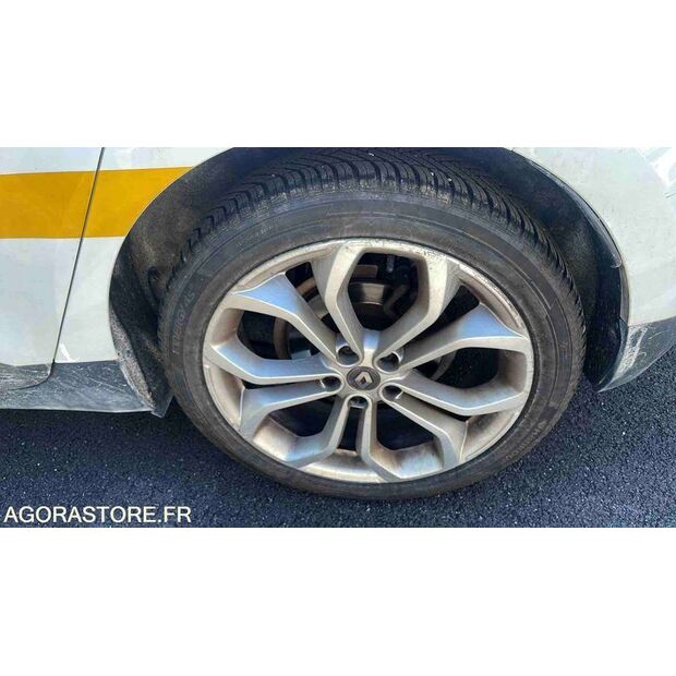 2019 رينو Megane-48140562