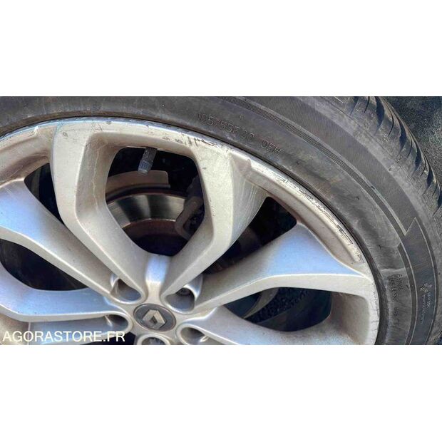 2019 رينو Megane-48140567