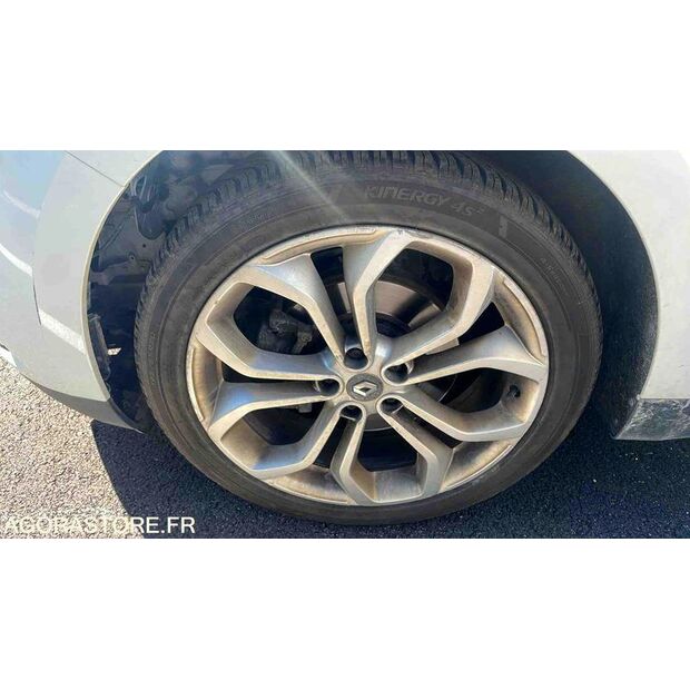 2019 رينو Megane-48140568