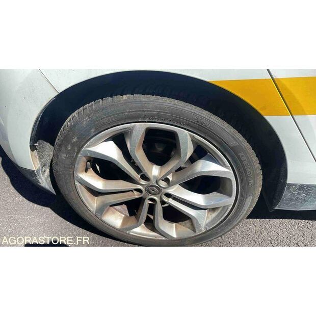 2019 رينو Megane-48140570