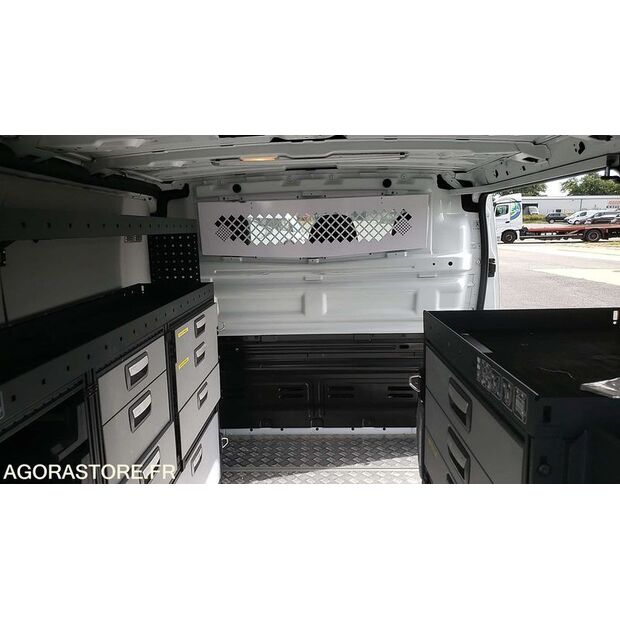 2019 Renault Trafic-48140754