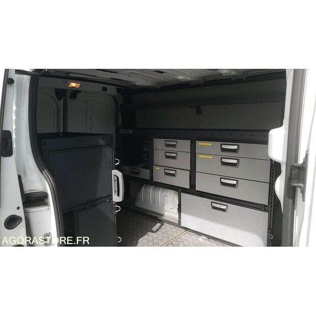 2019 Renault Trafic-48140755
