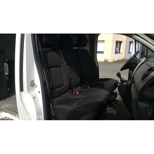 2019 Renault Trafic-48140761