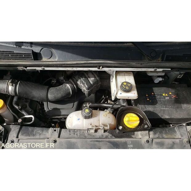2019 Renault Trafic-48140764