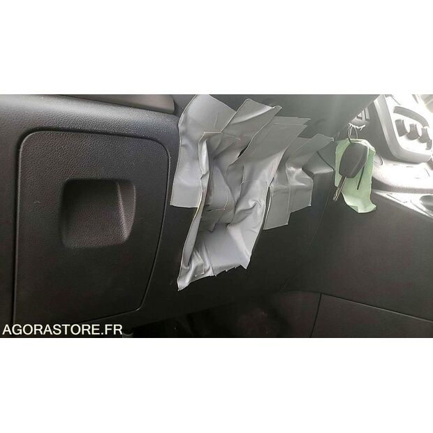 2019 Renault Trafic-48140774