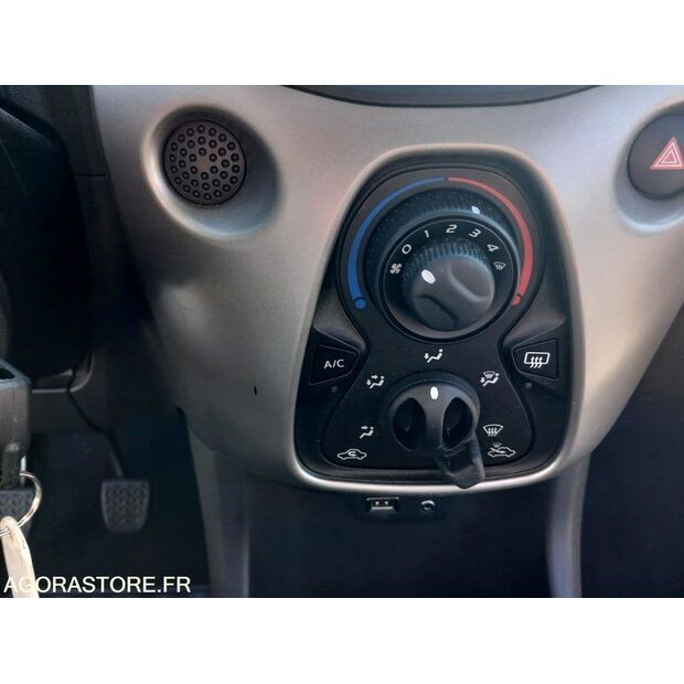 2016 Peugeot 108-48141218