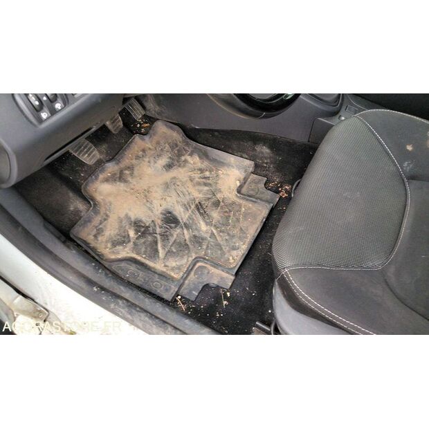 2013 رينو Clio-48141321