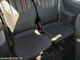 2014-renault-twingo-1467337-48141689