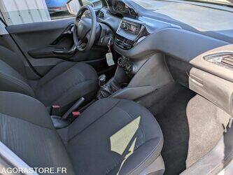 2016-peugeot-208-1467704-48154968