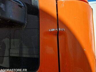 2015-iveco-190s33-48155928