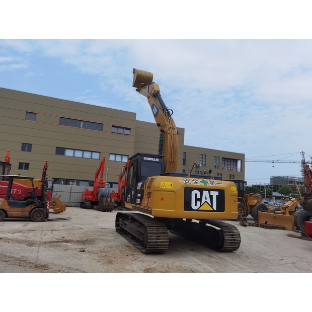2025 Caterpillar 320DL-48158894