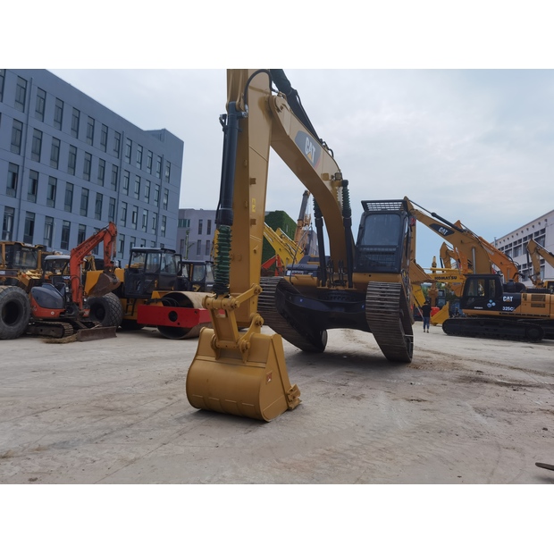 2025 Caterpillar 320DL-48158902