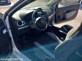2012-renault-clio-1468040-48177837