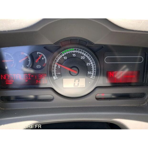 2011 Renault PREMIUM-48178092