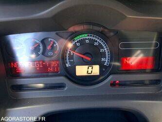 2011-renault-premium-1468049-48178093