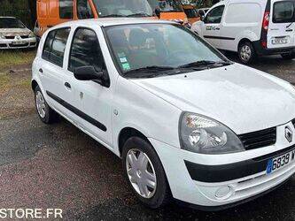 2004-renault-clio-1468053-48178194