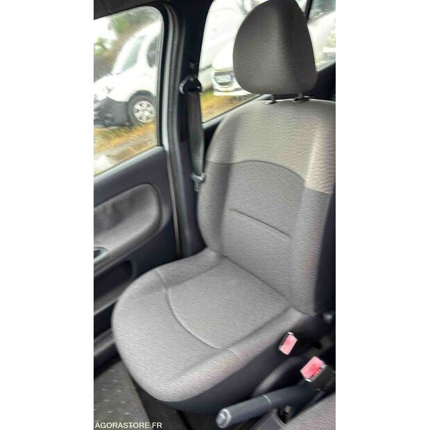 2004 Renault Clio-48178199