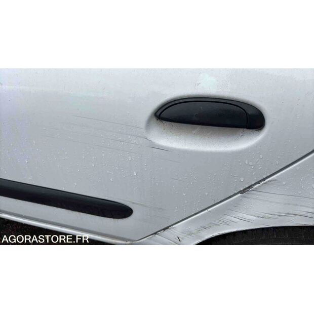 2004 Renault Clio-48178206