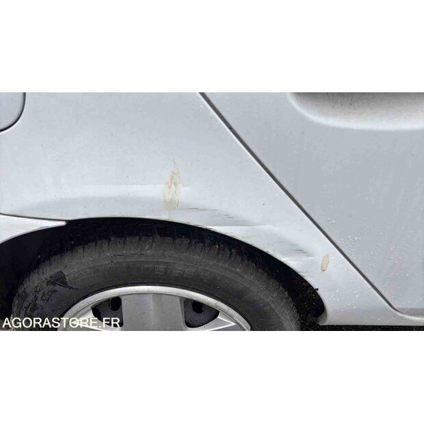 2004 Renault Clio-48178209