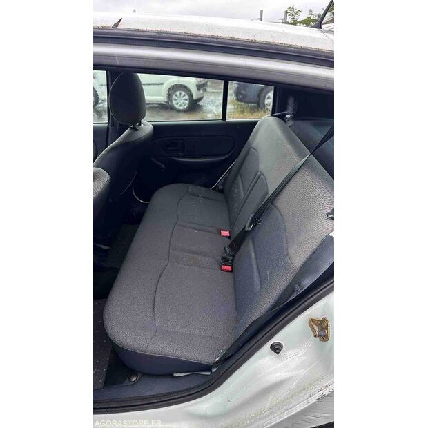 2004 Renault Clio-48178211