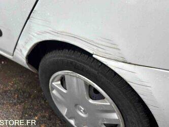 2004-renault-clio-1468053-48178214