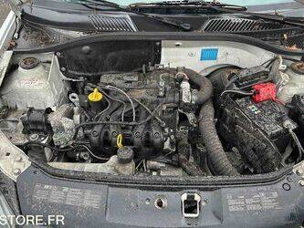 2004-renault-clio-1468053-48178216