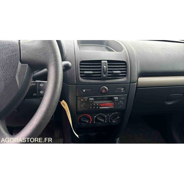 2004 Renault Clio-48178219