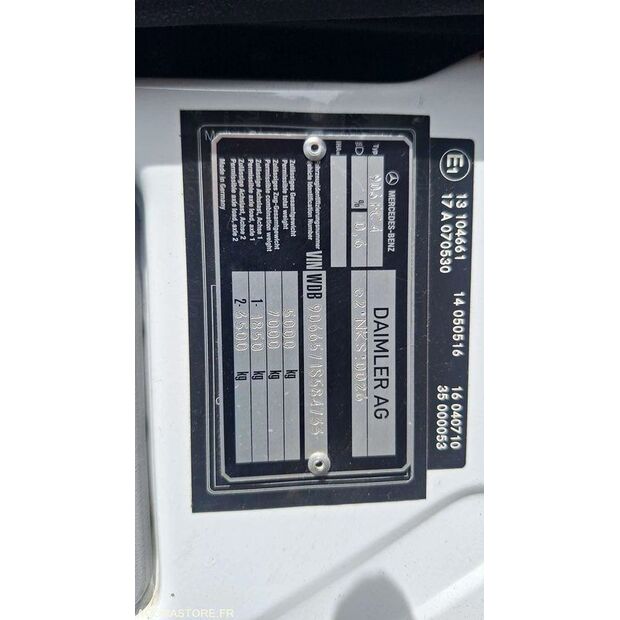 2011 Mercedes-Benz SPRINTER-48178358